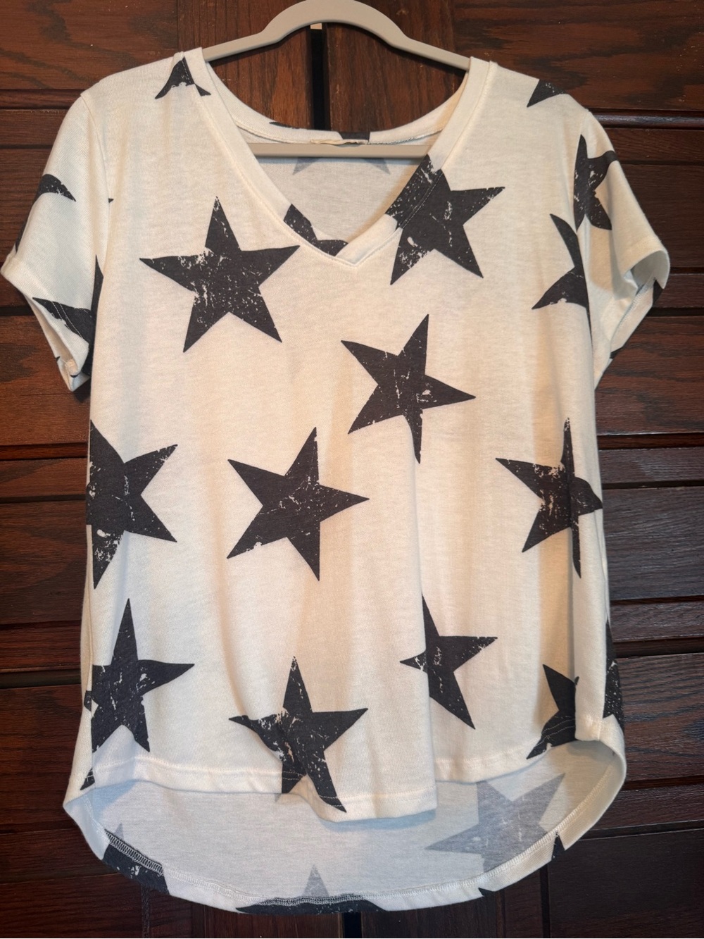 Altar'd State Cream V-Neck Star Print Short Sleeve Tee